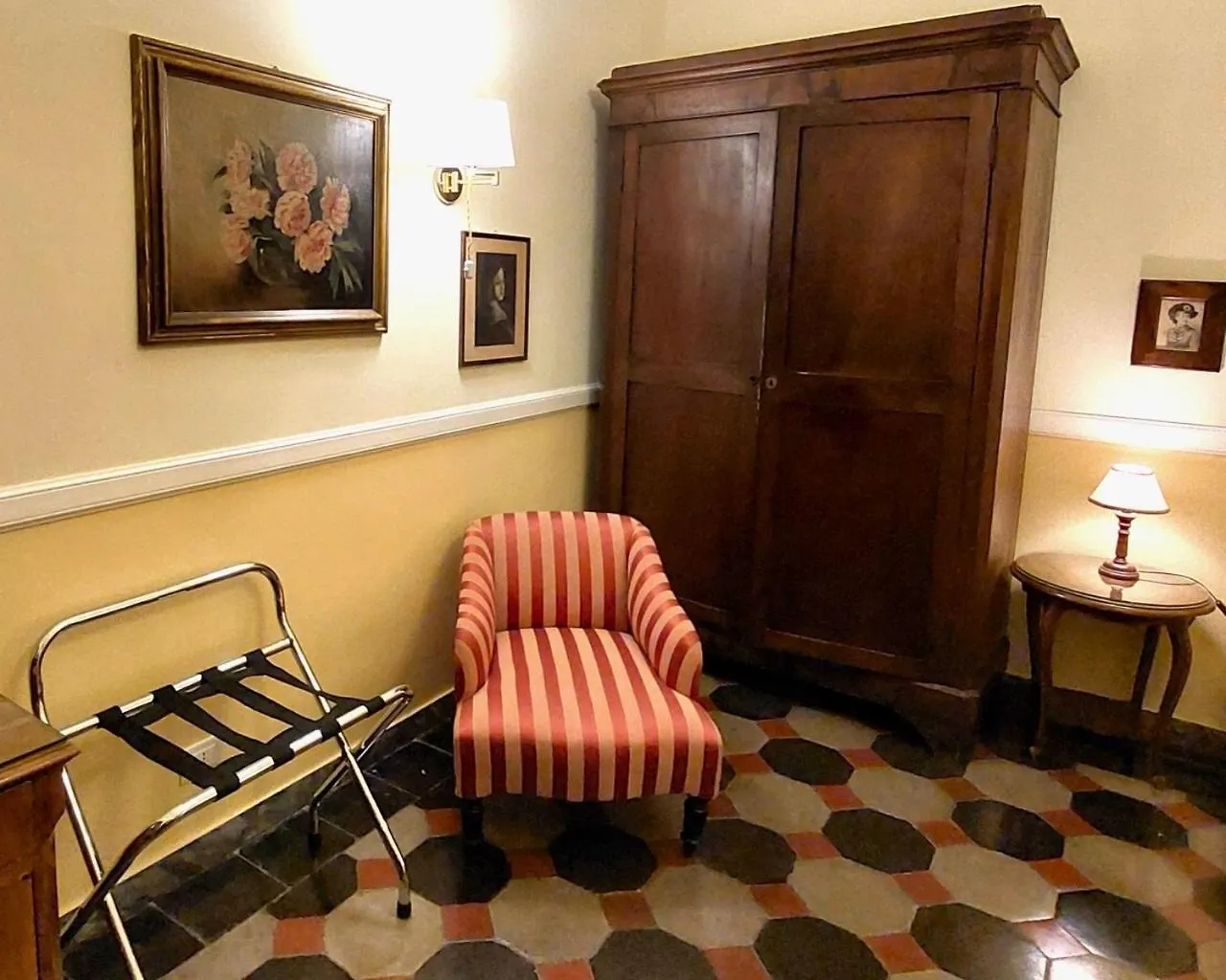 Residenza Maritti Classic Rooms - Guesthouse Roma Pensión