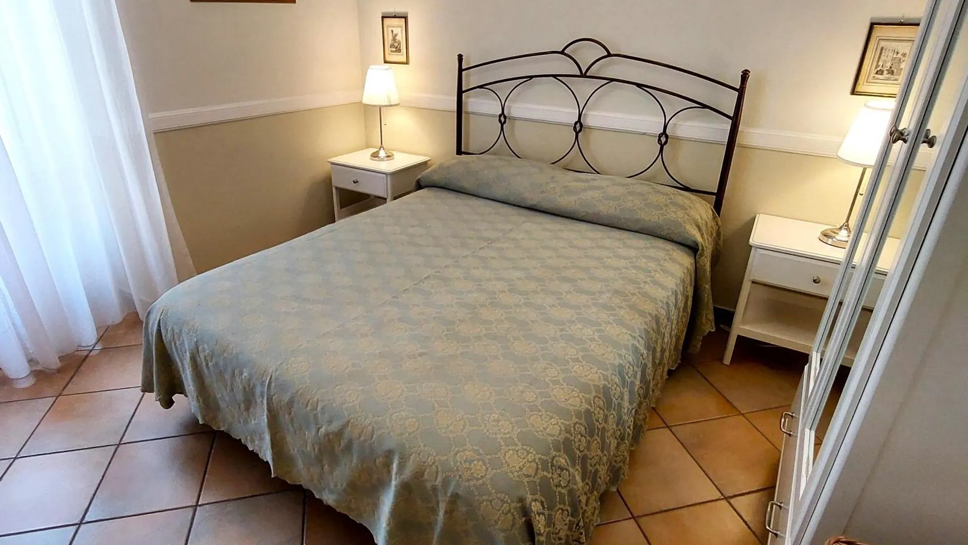 Residenza Maritti Classic Rooms - Guesthouse Roma Pensión