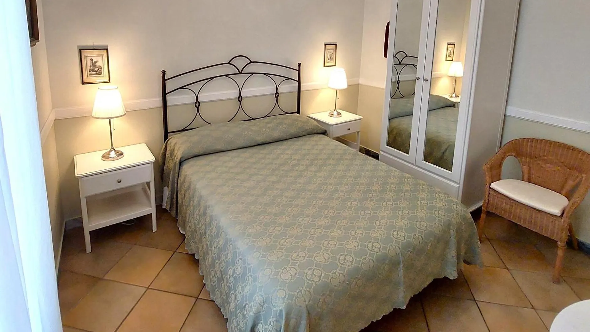 Residenza Maritti Classic Rooms - Guesthouse Roma Konukevi